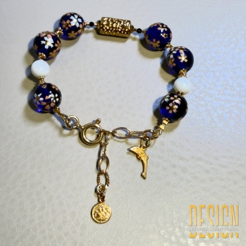 Bransoletka Tesha z kobaltowych japońskich korali – srebro pozłacane 24K