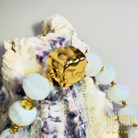 Bransoletka z białego szkła Murano w złoconym srebrze