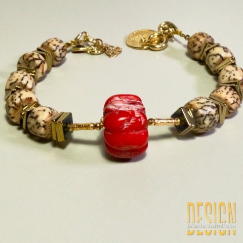 Bransoletka z jaspisu z czerwonym huayruro i złoconymi detalami
