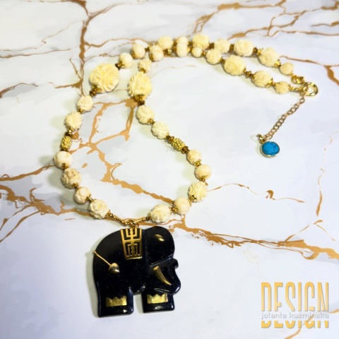 Naszyjnik z kości bawolej i onyksu – Słoń | Kuźmińska Design
