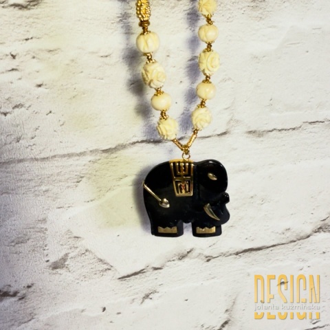 Naszyjnik z kości bawolej i onyksu – Słoń | Kuźmińska Design