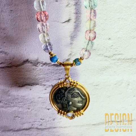 Naszyjnik z morganitów z antyczną zawieszką – srebro pozłacane 24k