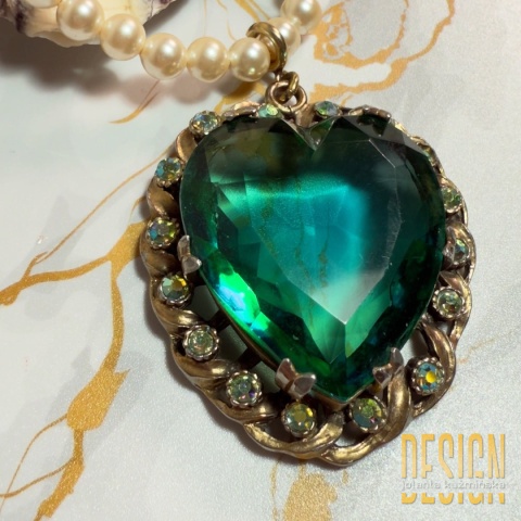 Naszyjnik z pereł porcelanowych 20–30 • Odpinane serce vintage • Kolekcja Titanic • Unikat 1/1