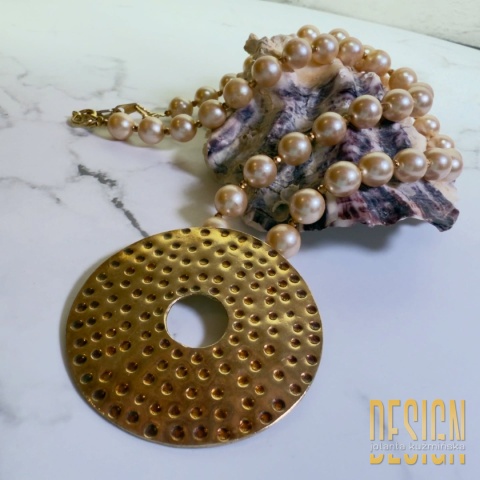 Naszyjnik z perły porcelanowej w złotym odcieniu | Unikat | Kuźmińska Design