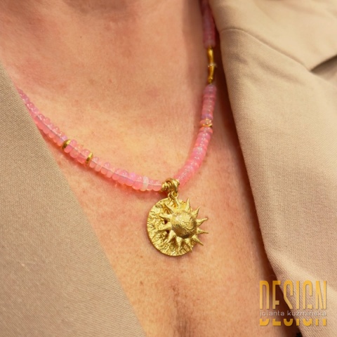 Naszyjnik z różowych opali z zawieszką Słońce w srebrze pozłacanym 24 K | Kuźmińska Design