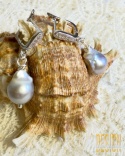 Kolczyki srebrne z perłą Biwa w błękitnym odcieniu – elegancka biżuteria handmade